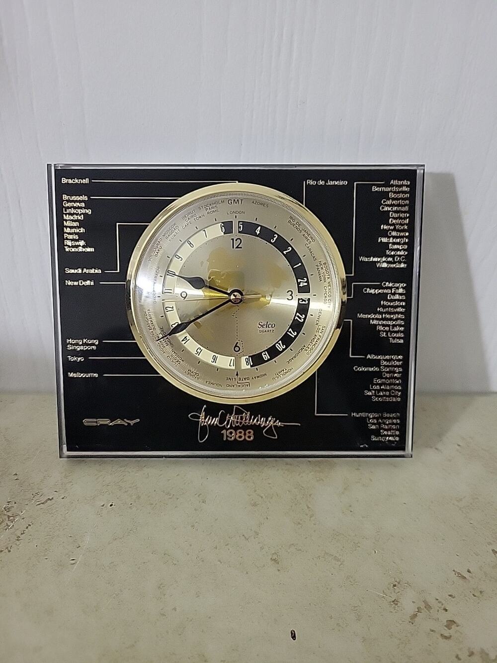 Cray Wood Base - Selco Quartz World Time Clock - 1988 Works